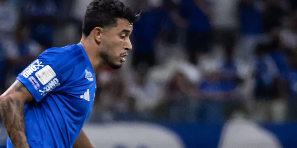 William de saída? Lateral vive fim de ciclo no Cruzeiro