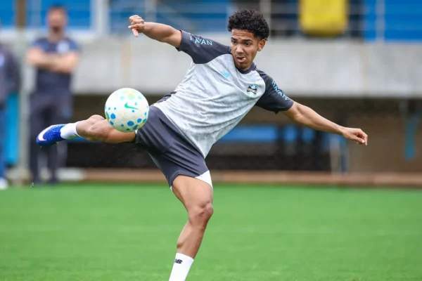 Grêmio tem duas lesões confirmadas e Renato alerta para decisão na Arena