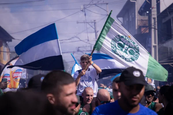 Grêmio joga a vida no Couto Pereira contra o Coritiba