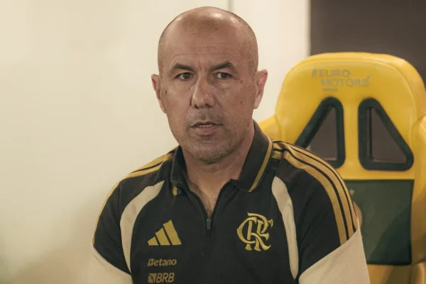 Jardim falha e vê Flamengo apagar em La Plata