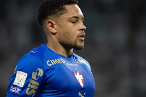 Vitor Roque fora? Palmeiras precisa reinventar ataque contra Fluminense