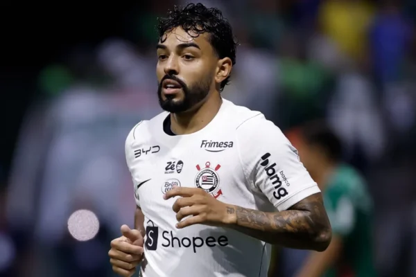 Seedorf testa Bidu no ataque do Corinthians contra o Vasco