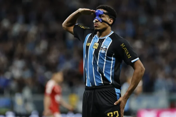 Wallace domina defesa do Brasileirão 2026 e vira xerife no Grêmio