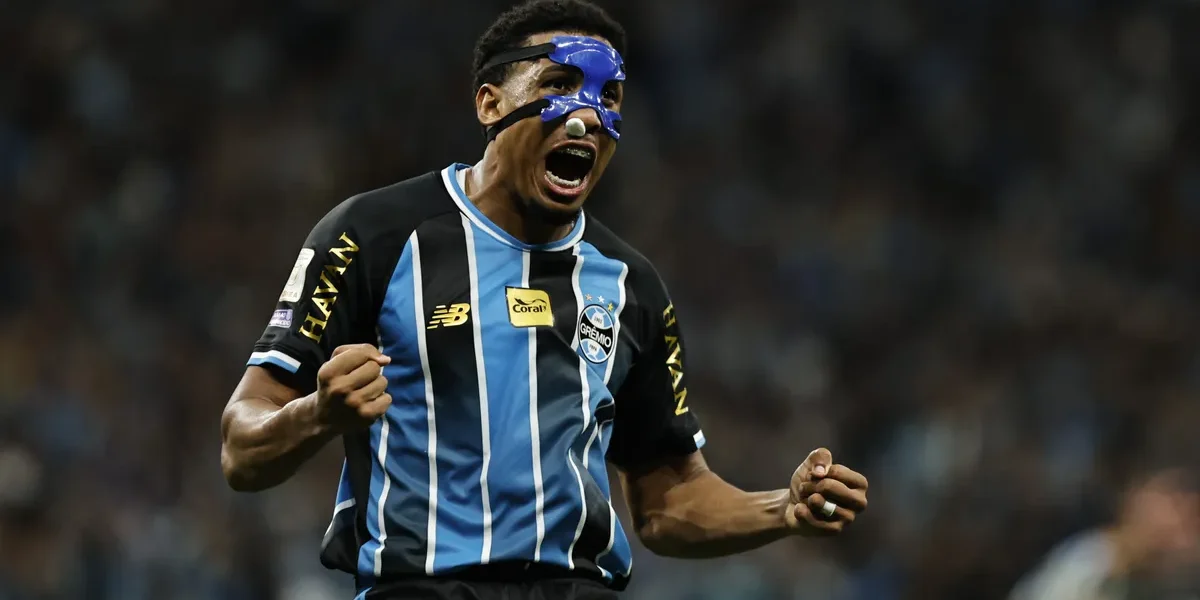 Wallace opera nariz com sucesso e deve voltar ao Grêmio em breve