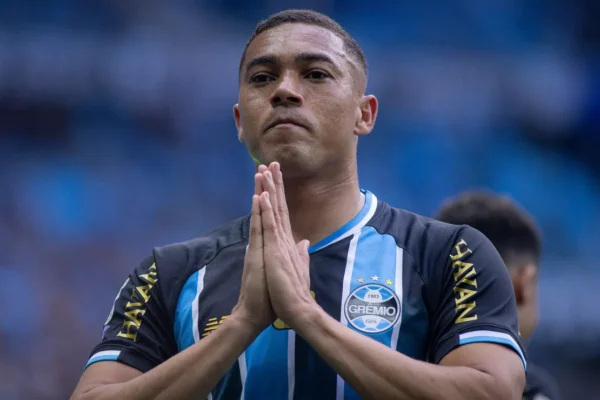 Grêmio à beira do abismo: precisa de 14 pontos em 21 para escapar da Série B