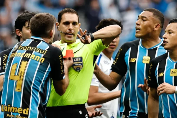 Kannemann escapa de gancho pesado no STJD e desfalca o Grêmio só contra o Coritiba