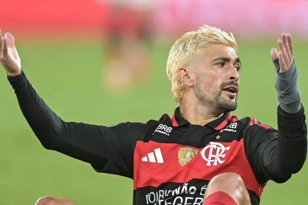 Arrascaeta detona postura do Flamengo após queda na Libertadores