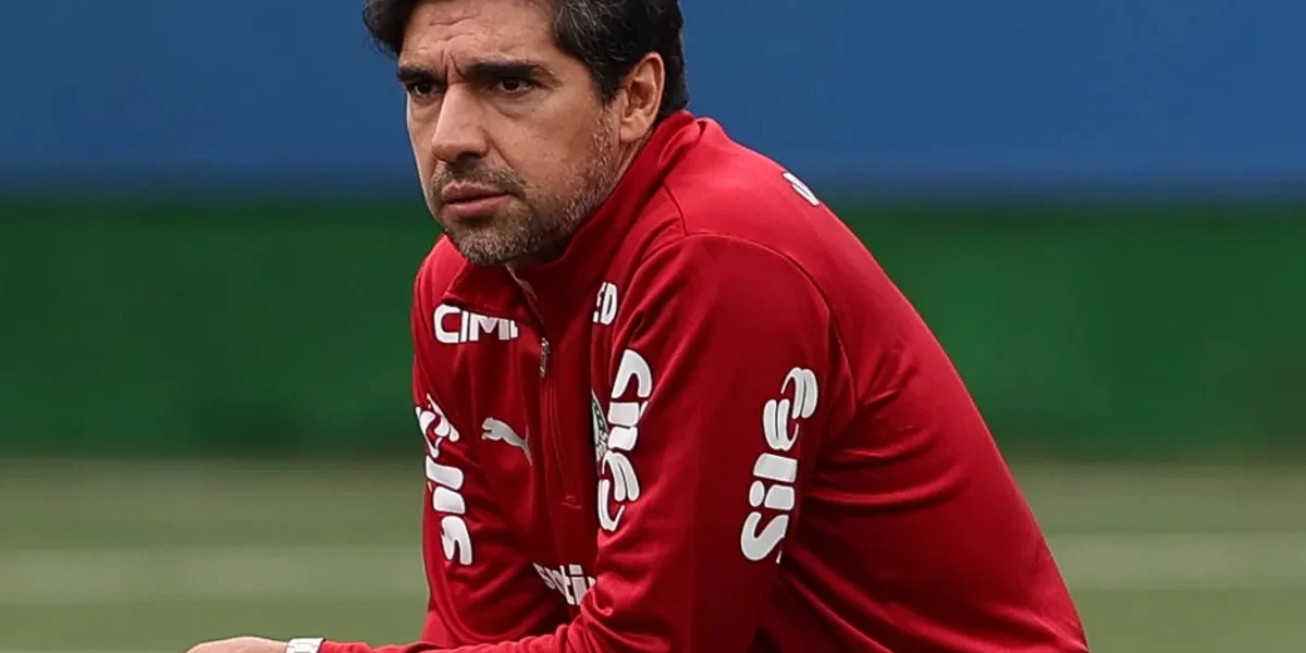 Data Fifa bagunça hierarquia no Palmeiras e cria dilema para Abel
