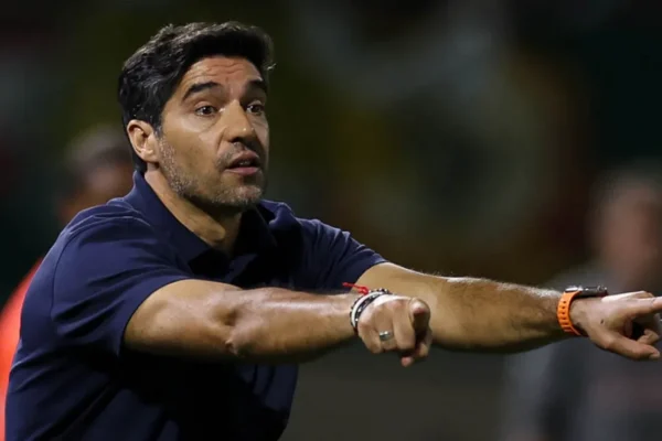 Palmeiras vence Bragantino e Abel ganha pistas valiosas para o elenco