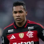 Alex Sandro critica calendário e celebra vitória do Flamengo no clássico