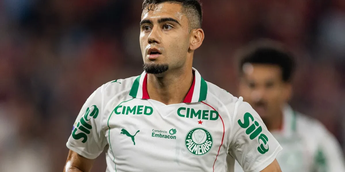 Palmeiras vence Athletico com ataque cirúrgico, mas expulsão de Andreas liga o alerta