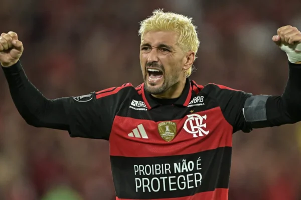 Arrascaeta convoca a Nação: apoio total contra o Atlético-MG
