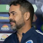 Artur Jorge revela xingamento xenofóbico em confusão com torcedor