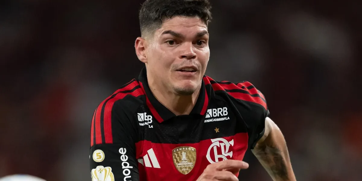 Ayrton Lucas retorna aos treinos e vira opção no Flamengo contra o Estudiantes