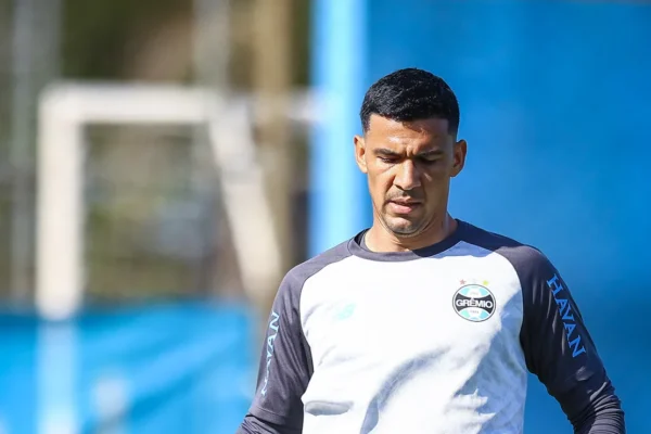 Balbuena brilha em jogo-treino e vira favorito na zaga do Grêmio