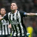Bernard alerta Atlético-MG sobre Flamengo focado no Brasileirão