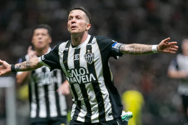 Bernard alerta Atlético-MG sobre Flamengo focado no Brasileirão
