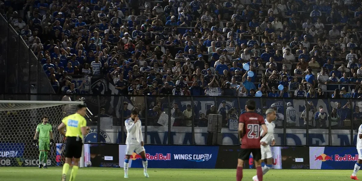Cruzeiro leva 4 a 2 do Bragantino e vê G-4 escapar de novo