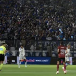 Cruzeiro leva 4 a 2 do Bragantino e vê G-4 escapar de novo