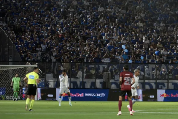 Cruzeiro leva 4 a 2 do Bragantino e vê G-4 escapar de novo