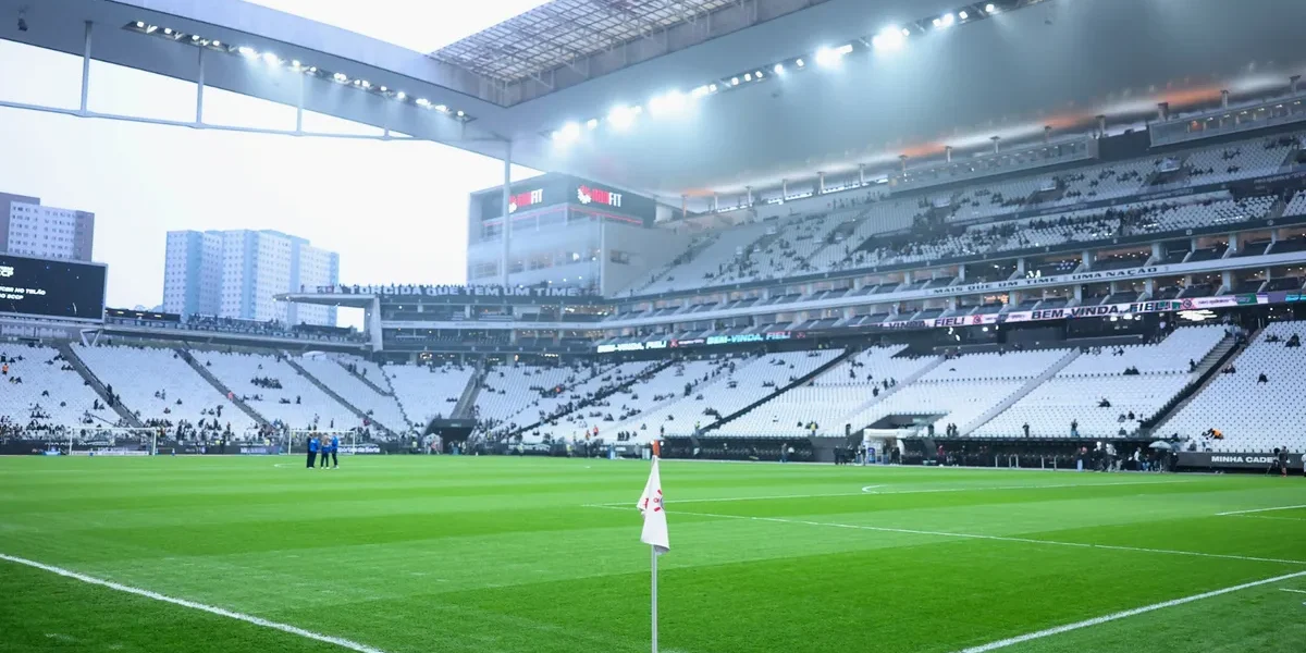 Seedorf aposta na Neo Química Arena para reerguer o Corinthians