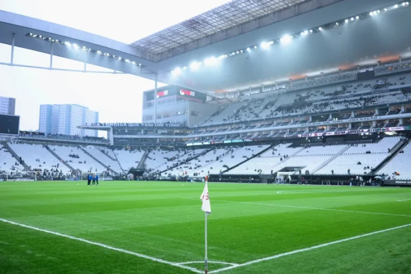 Seedorf aposta na Neo Química Arena para reerguer o Corinthians