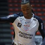 Corinthians vende joia do futsal para o Azuriz após teste no Sub-20