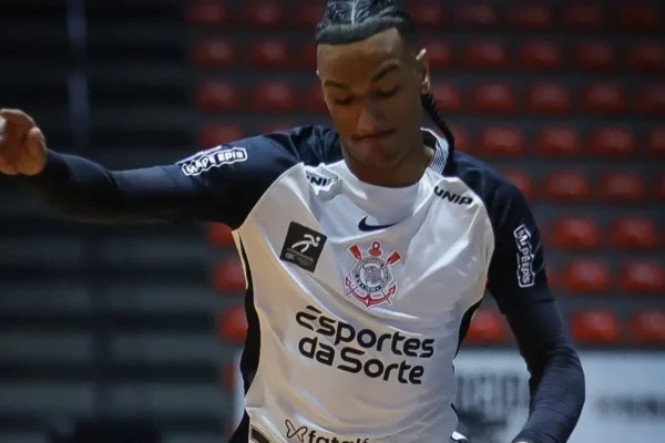 Corinthians vende joia do futsal para o Azuriz após teste no Sub-20