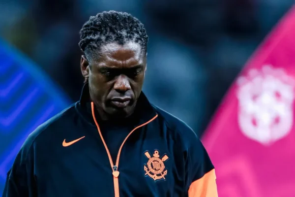Seedorf sob pressão: Corinthians não vai insistir até cair, diz bastidor