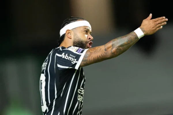 Memphis Depay sob pressão no Corinthians: retorno ou risco?