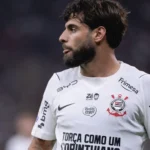 Yuri Alberto retorna ao Corinthians com cautela após susto na recuperação