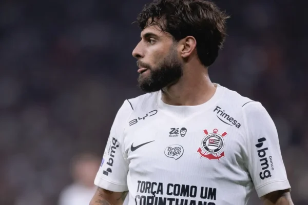 Yuri Alberto retorna ao Corinthians com cautela após susto na recuperação