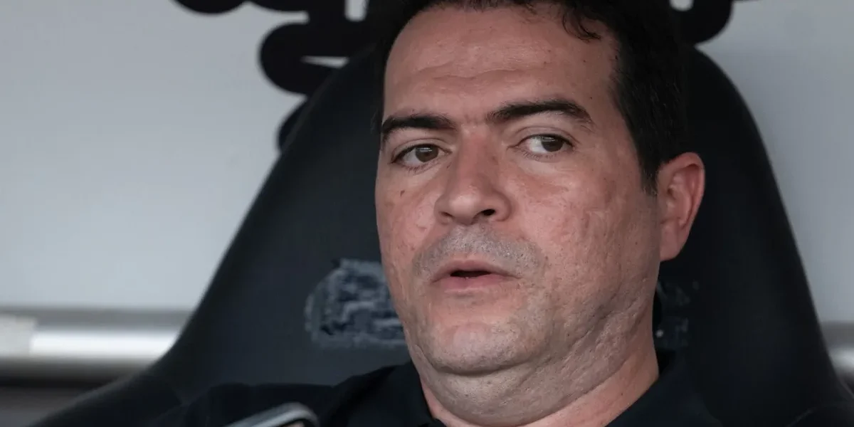 Seedorf no Corinthians: Paz aposta em liderança para unir o time