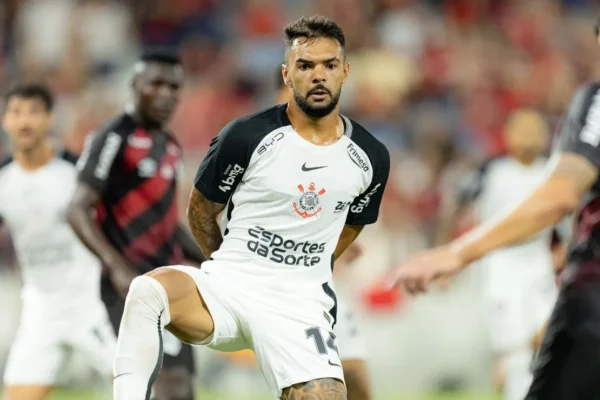 Raniele sofre lesão no menisco e vira dor de cabeça no Corinthians