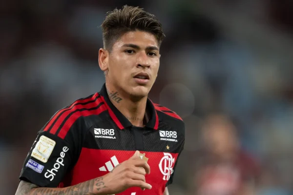 Carrascal recusa propostas e segue focado no Flamengo