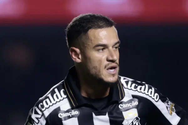 Coutinho estreia pelo Santos com lampejo de gênio e promete brilhar no Brasileirão