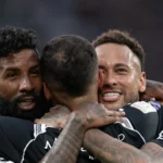Santos arma ‘quadrado mágico’ e Vila lotada para bater o Bahia