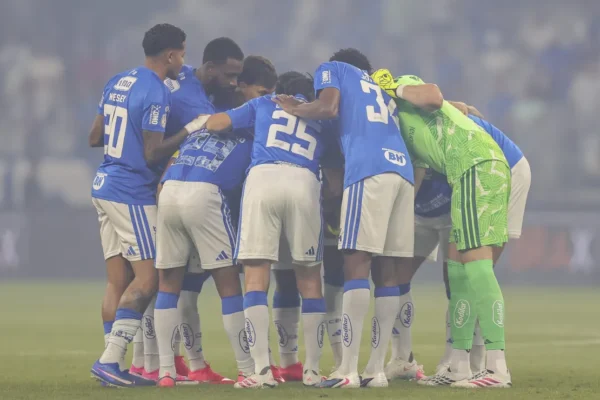 Cruzeiro se manifesta após protesto da torcida contra jogadores