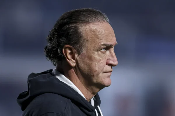 Cuca no Santos: eleição de dezembro define futuro do técnico