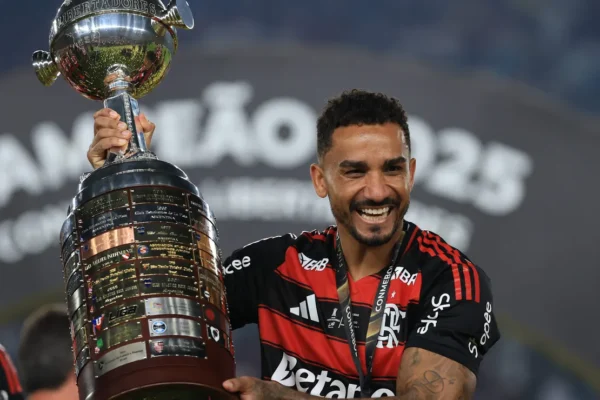 Danilo renova com o Flamengo: por que a diretoria acertou em cheio
