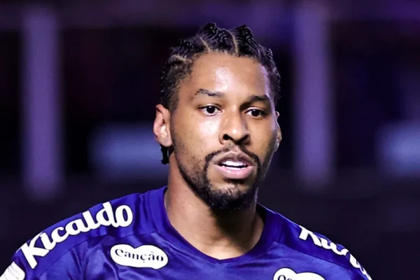 Santos vive dilema no gol: Cuca cobra Diógenes após falha decisiva