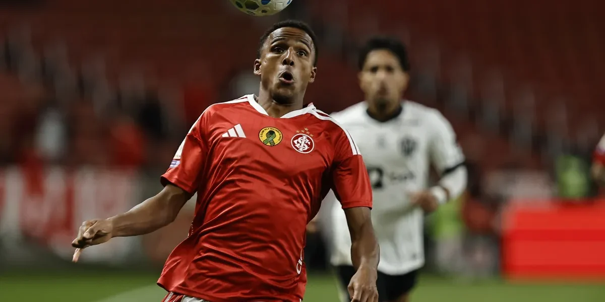 Eliasson no Inter: 28 minutos e nenhuma chance com Eduardo Baptista