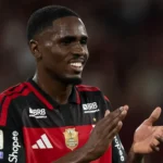 Evertton Araújo liberado pelo DM, mas decisão final é de Jardim
