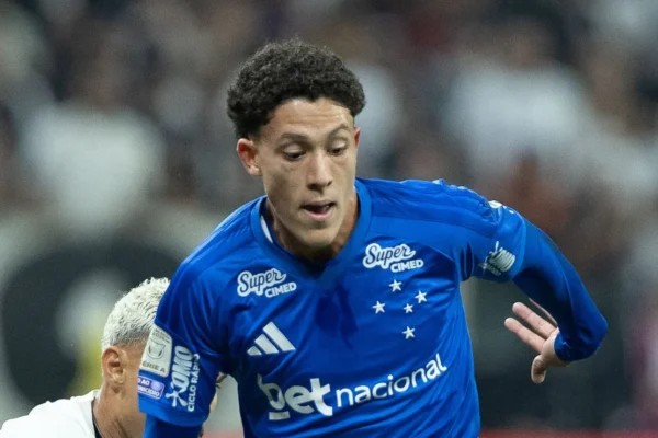 Felipe Morais brilha e vira aposta de Artur Jorge no Cruzeiro