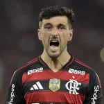 Flamengo x Estudiantes: Arrascaeta no banco e Mengão pronto para a semifinal