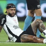 Torcidas do Corinthians exigem saída de Marcelo Paz e afastamento de Memphis