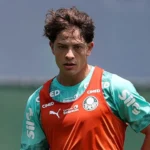 Giay brilha no Derby e acende debate tático e de mercado no Palmeiras