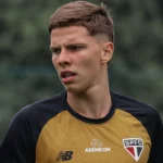 Gustavo Santana no radar do exterior: São Paulo segura renovação