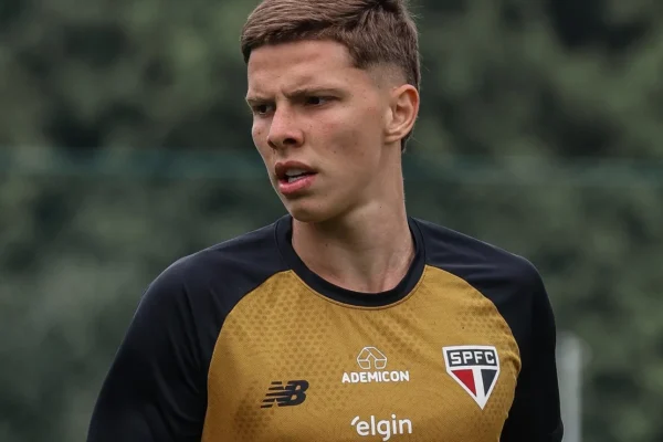 São Paulo aposta em Gustavo Santana e Djhordney contra o Vitória