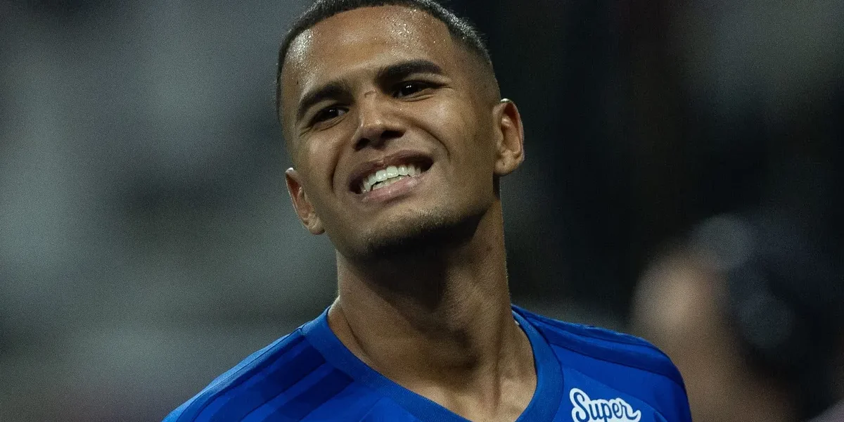 João Costa fora dos planos no Cruzeiro expõe falha no planejamento